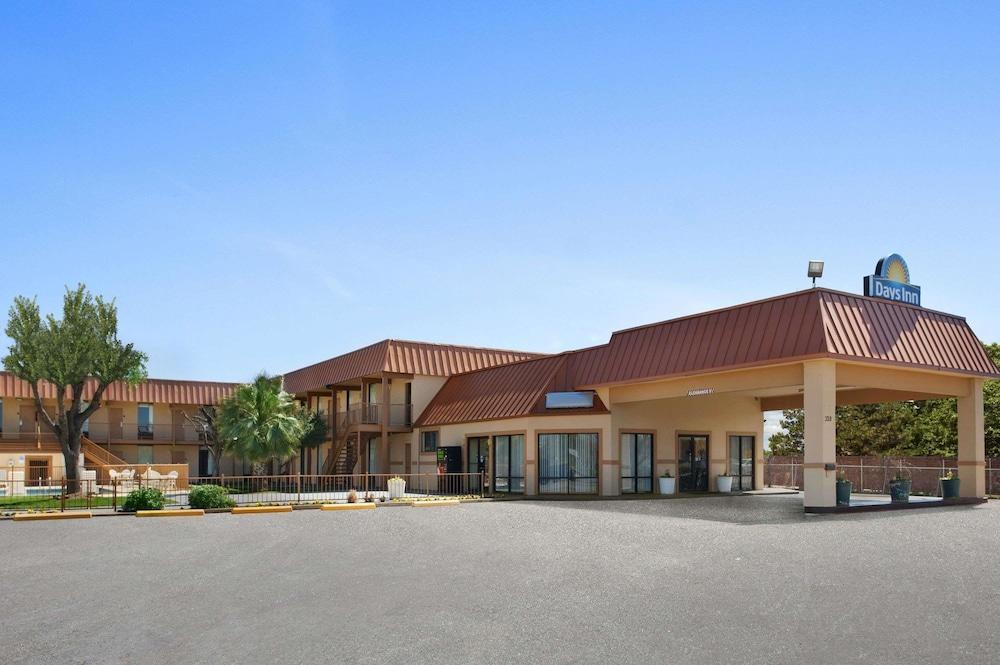 Days Inn By Wyndham Burleson Ft. Worth Eksteriør billede